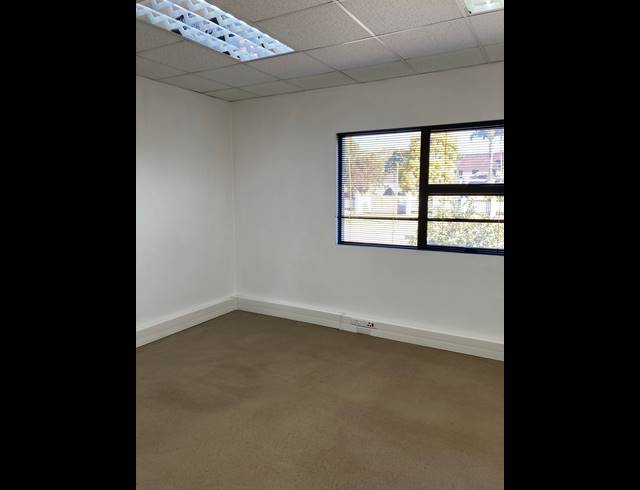 183M² OFFICE TO LET IN GILLITTS